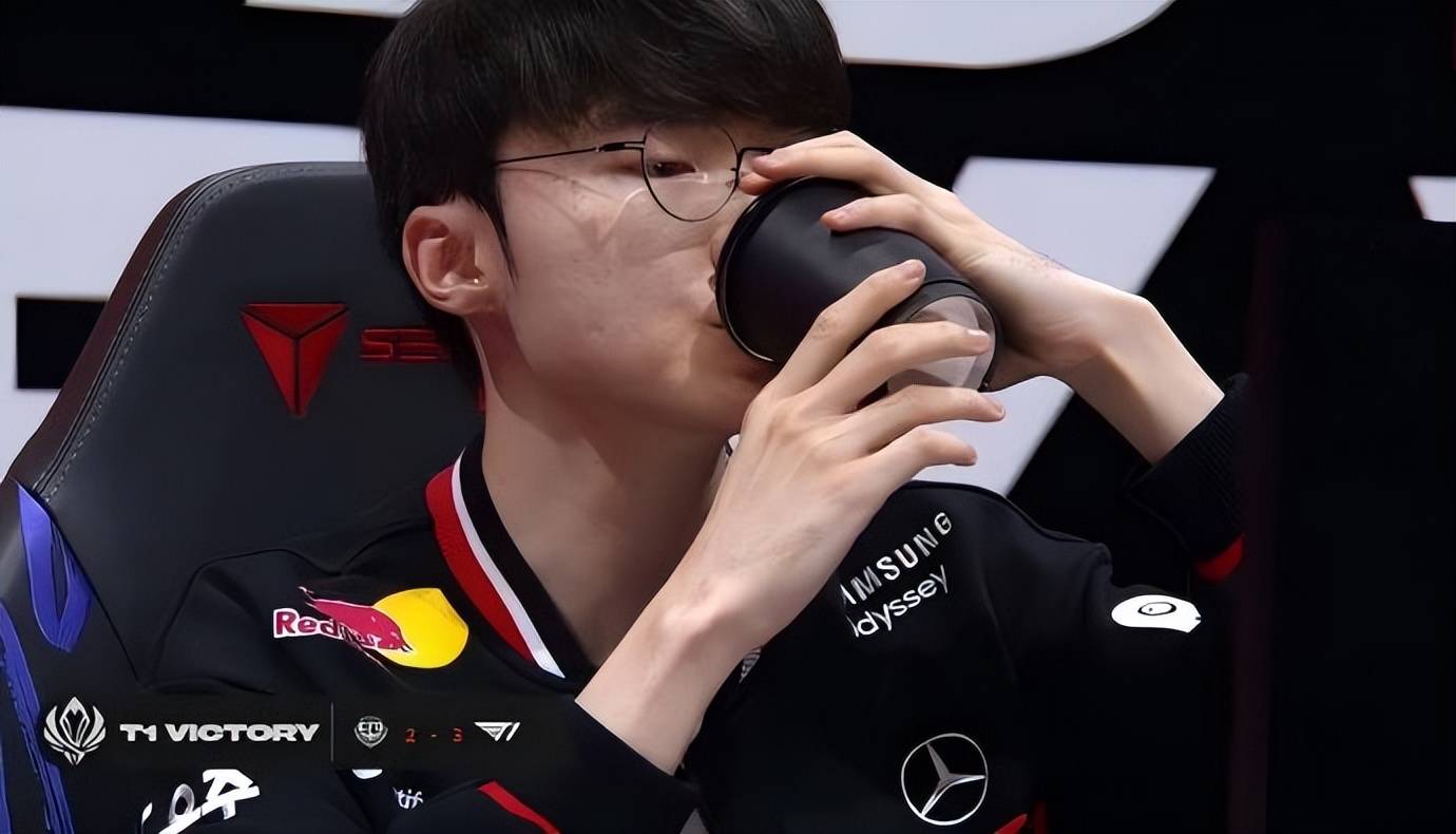 九游官方平台-Faker遭遇七持续失利，C9教练压力巨大！